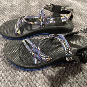 Women’s Chacos size 6